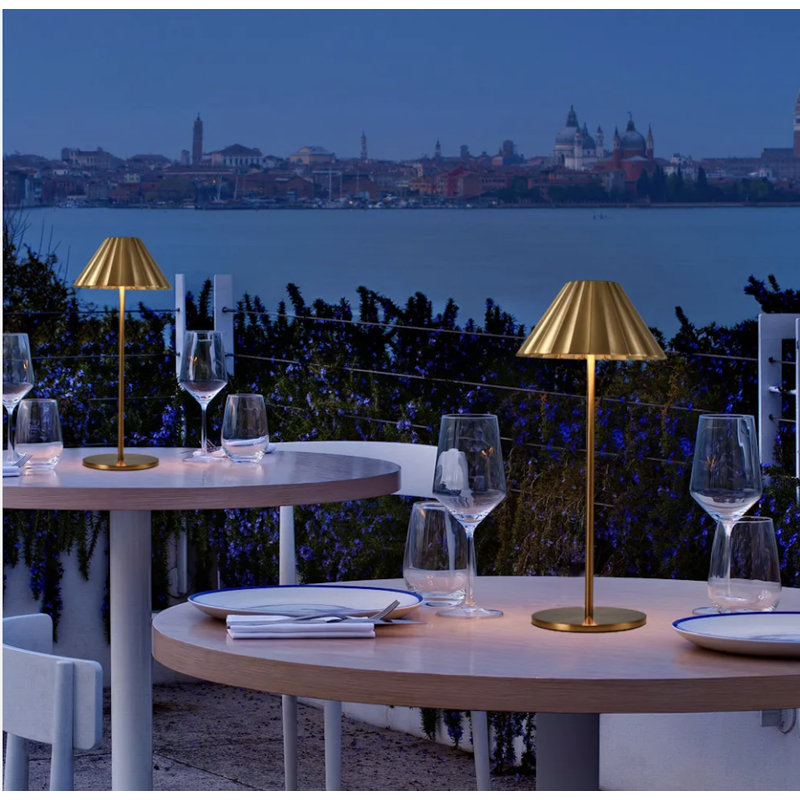 Lampe de table à DEL rechargeable sans fil Elysium imperméable, tactile et à intensité variable, couleurs personnalisables