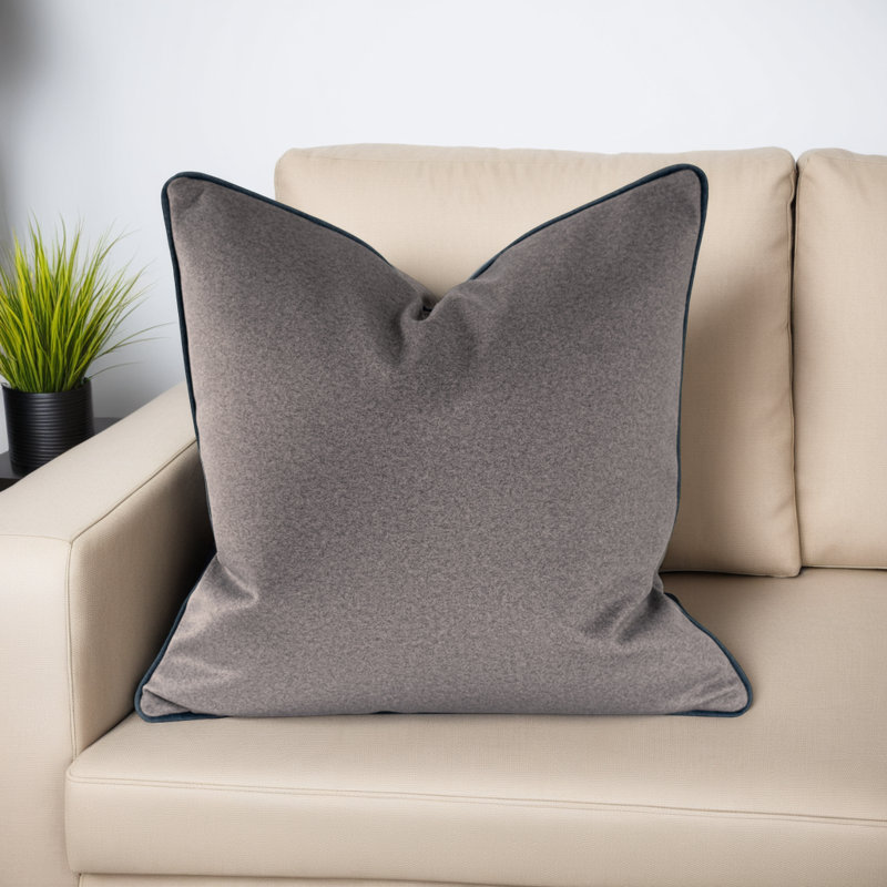 Oreiller en duvet Qiviut 24 x 24, Gris, Mélange de duvet, Carré 24 po