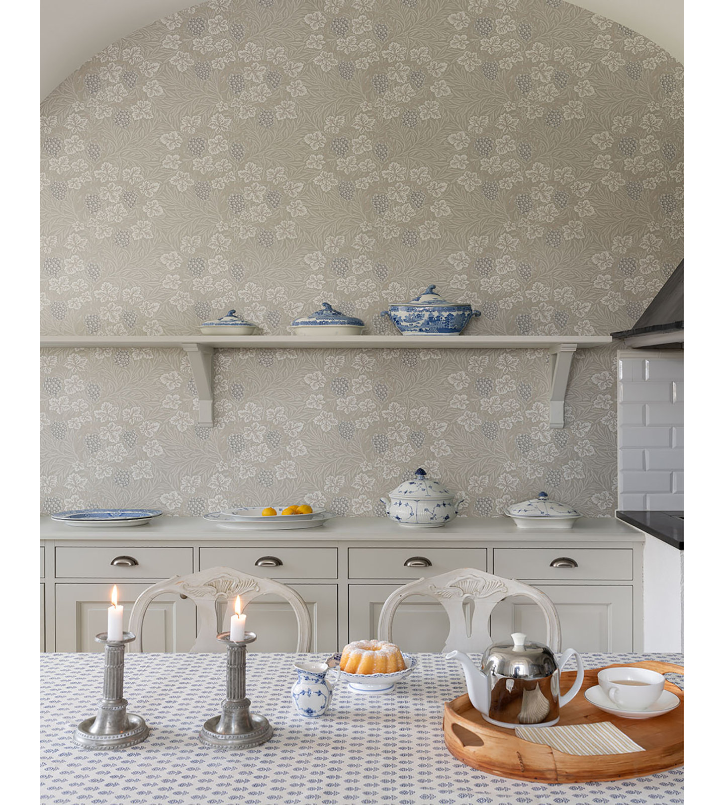 Vine Floral Wallpaper, Light Gray