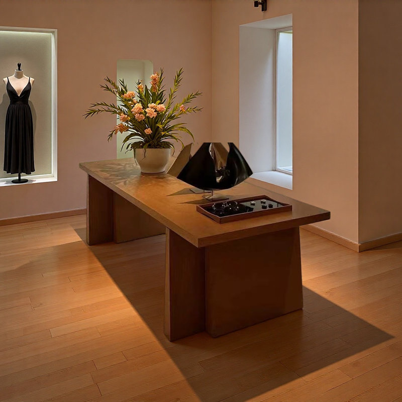 Table de présentation de vêtements