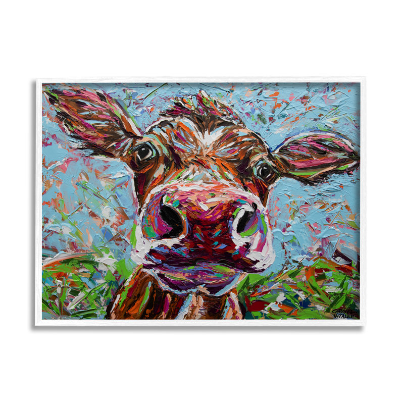 Baleine de vache audacieuse, "Kaleidoscopic Layered Farm Painting", art texturé par Carolee Vitaletti, L 14 po x H 11 po