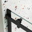 Porte de douche noire matte avec verre trempé de 5/16 po - Manche mural réglable pour salle de bain inégale coulissant noir, fuite et traitement nano