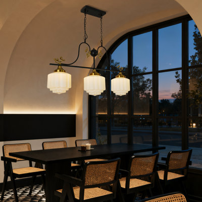 Luminaire suspendu 3 lumières Schoolhouse, abat-jour en verre opale givré, structure en métal noir avec détails en laiton pour îlot de cuisine