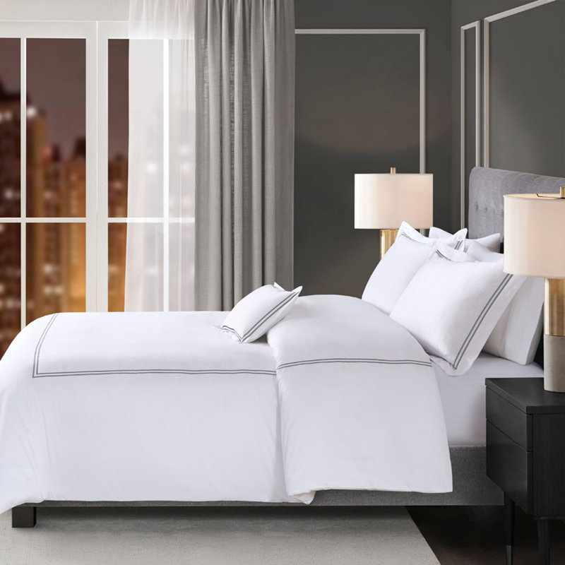 Ensemble d'édredon 100% satin de coton brodé