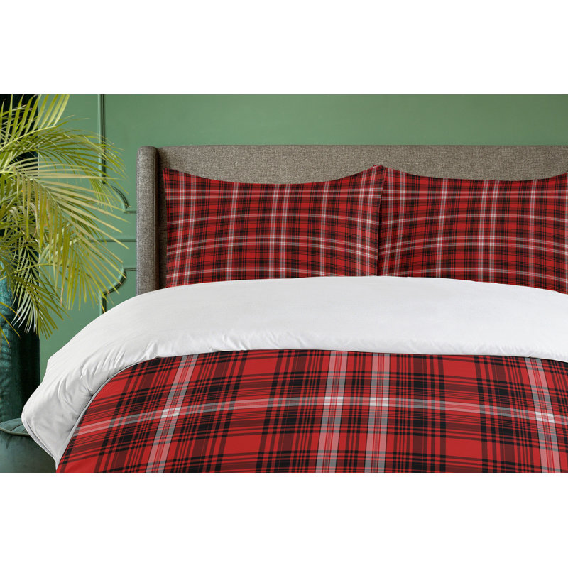 Scarlet Black White Plaid Microfiber Queen/Full Quilt Set