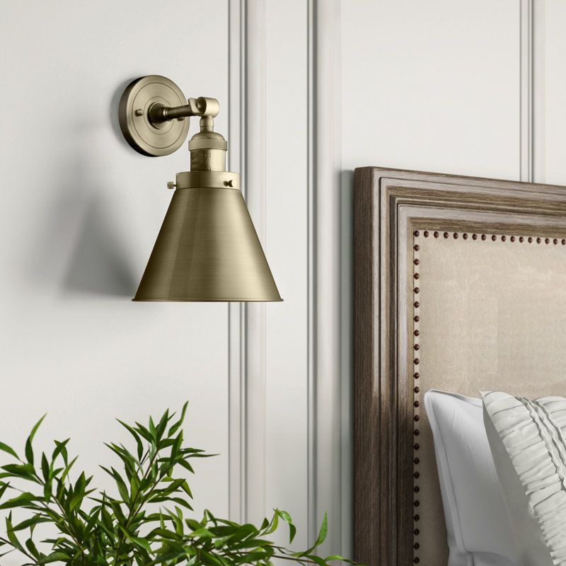 Estella Armed Sconce, Antique Brass, Antique Brass, 60 Watt Vintage Incandescent Bulb