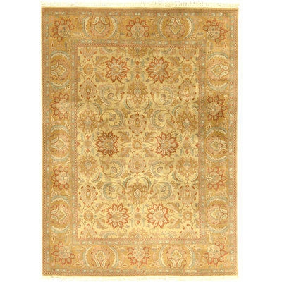 High-Quality Hand-Knotted Cream And Gold Area Rug