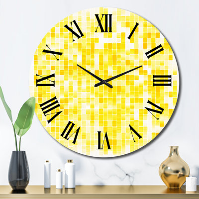 Horloge murale jaune en métal I