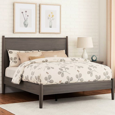 Lit plateforme gris Mid-Century moderne en bois pleine grandeur, pieds ronds fuselés, assemblage à lattes, sans sommier pour lit de chambre à coucher avec ensemble et construction robuste, nécessaire