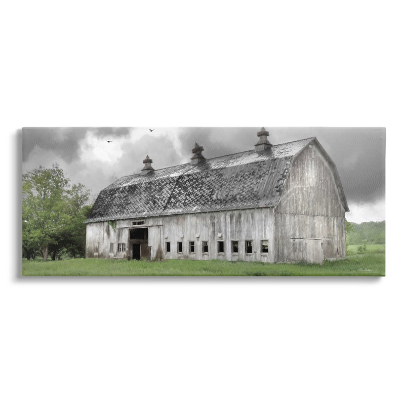 «Farmland Barn Overhead Clouds» par Lori Deiter - photographie, H 10 po x l 24 po x P 1,5 po, Toile tendue