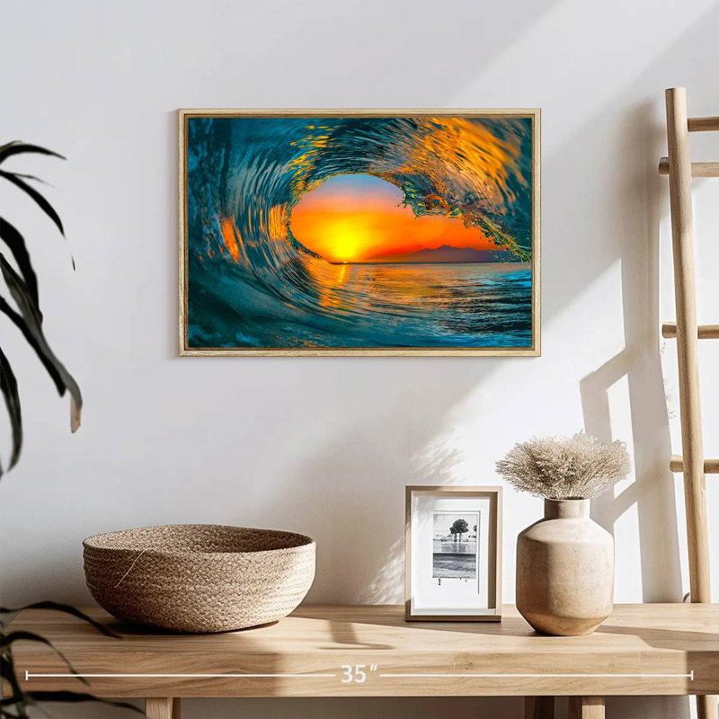 Vague dorée au coucher du soleil, H 27 po x l 40 po, Cadre flottant en bois naturel
