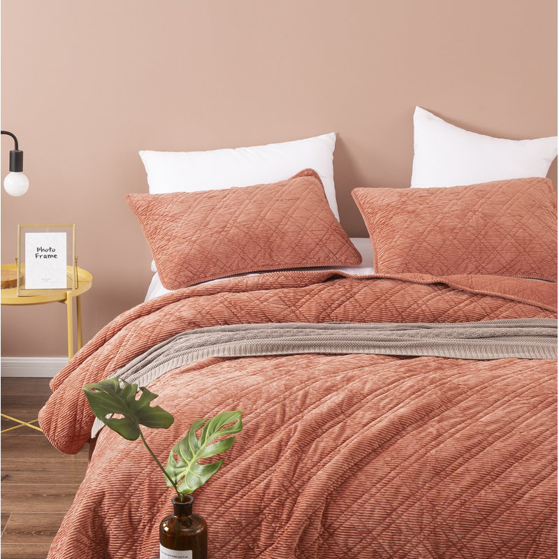 Asucena Coverlet, California King Bedspread + 2 Shams