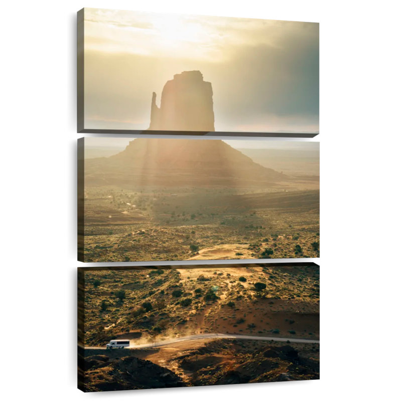 Nicci Monument Valley Arizona Sunrise, H 74 po x l 48 po