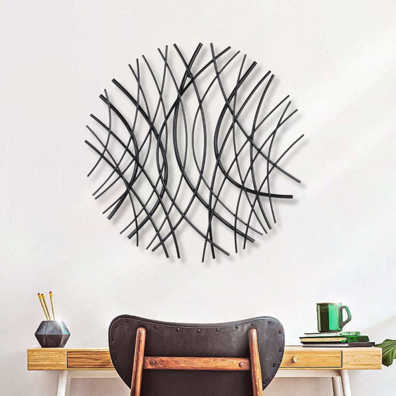 Sculpture dimensionnelle abstraite en métal, Noir, H 24 po x l 1,25 po x P 24 po