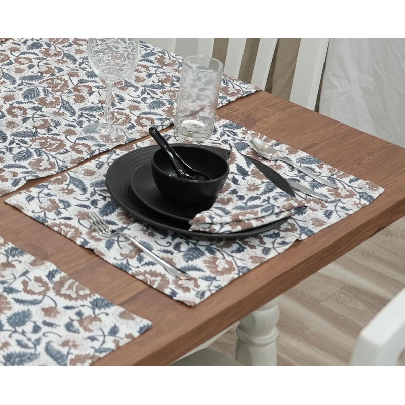 Napperon décoratif Lark Manor ™ 13 x 19 pouces (Mandakni, bleu) 