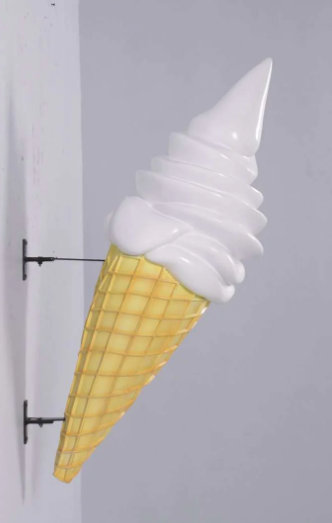 Statue suspendue surdimensionnée de crème glacée à la vanille Jadeveon