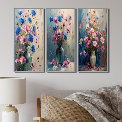 Bleu bleu rose, pétales de bleuet Grace I - Collection d'art mural traditionnel bleu