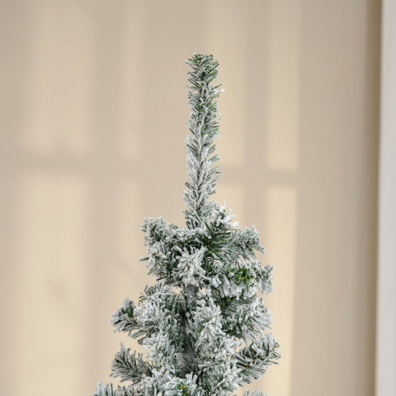 Grand arbre de Noël artificiel mince enneigé floqué de neige avec branches et pointes réalistes