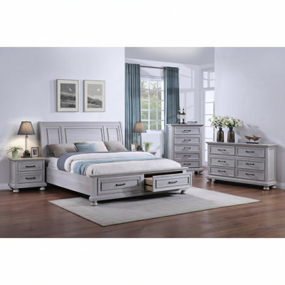5 Piece Bedroom Set With Two Nightstands, Chest, Dresser, And Queen Bedframe