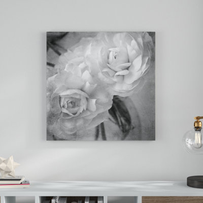 «Dark Ranunculus I», photographie sur toile