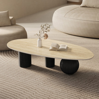 Table basse Laylla Modern de 54 po, plateau de table en pierre frittée blanche, 3 pieds en acier inoxydable, forme libre