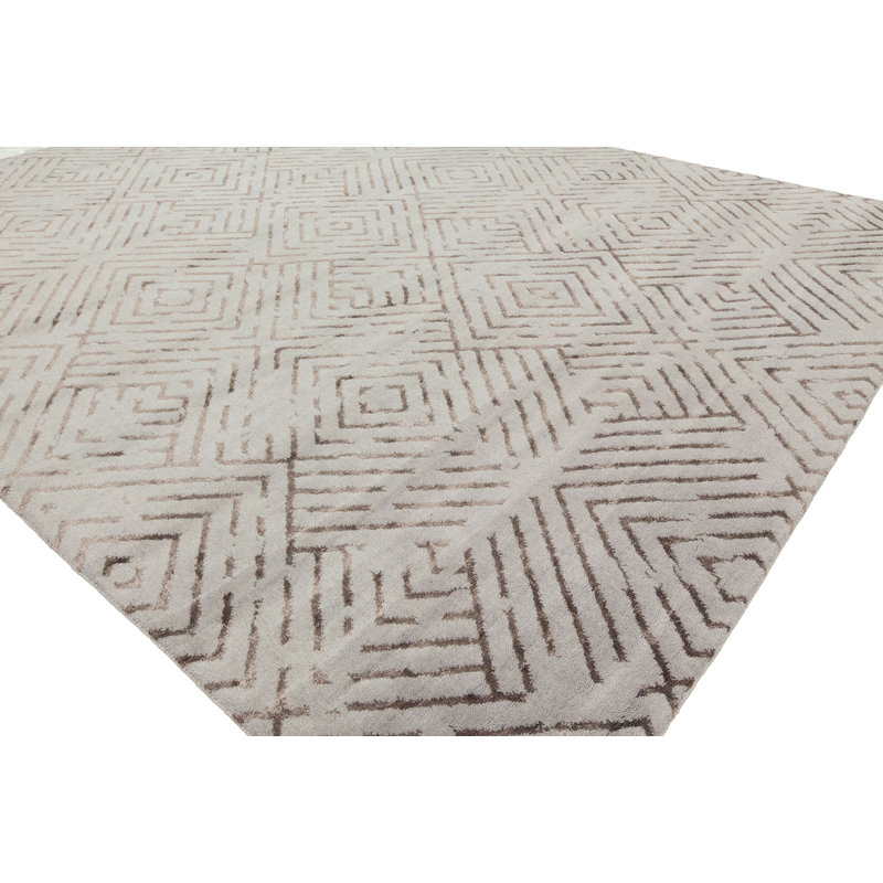 Vires Geometric Area Rug in Gray, Rectangle 2' x 3'