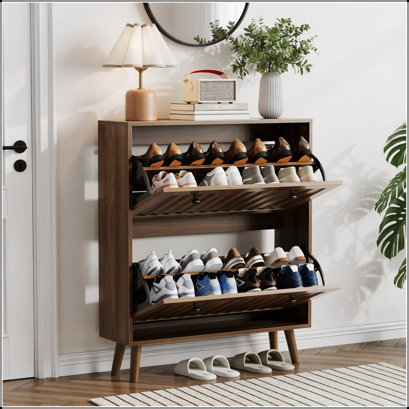 Armoire à chaussures de style Mid-Century moderne avec finition rainurée verticale, 31,5 pouces de couleur noyer pour les couloirs et les entrées