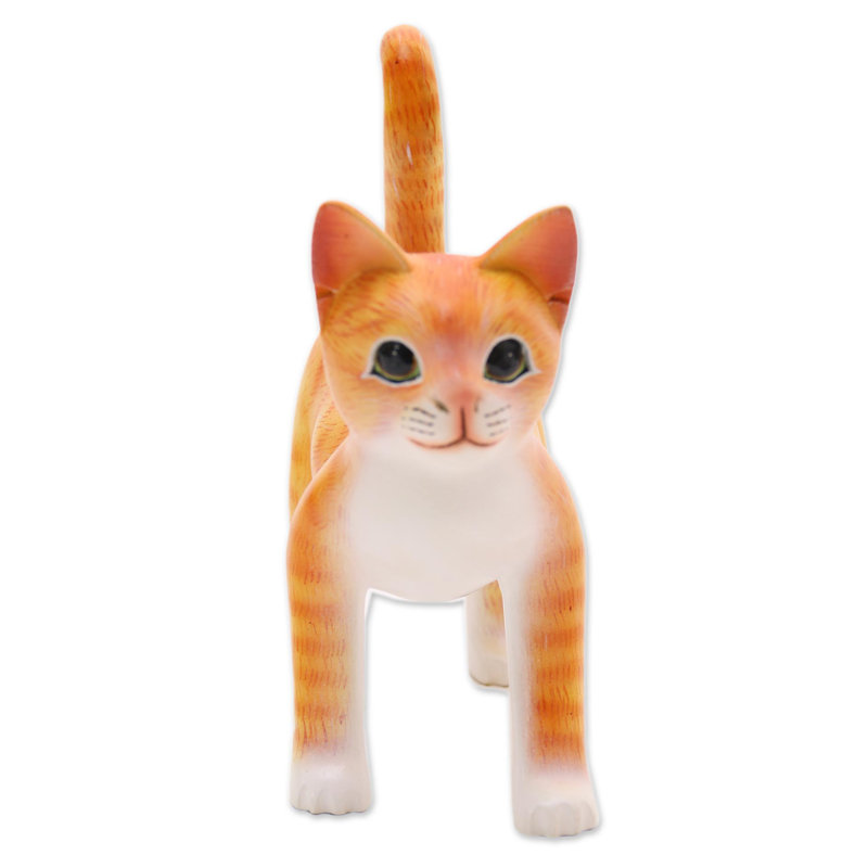 Figurine chat en bois curieux Strinko