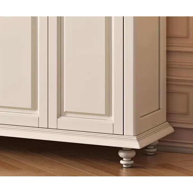 Simple garde-robe blanche