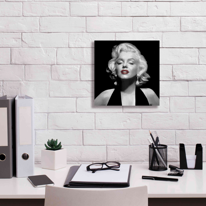 Sur toile, H 12 po x l 12 po x P 0,75 po