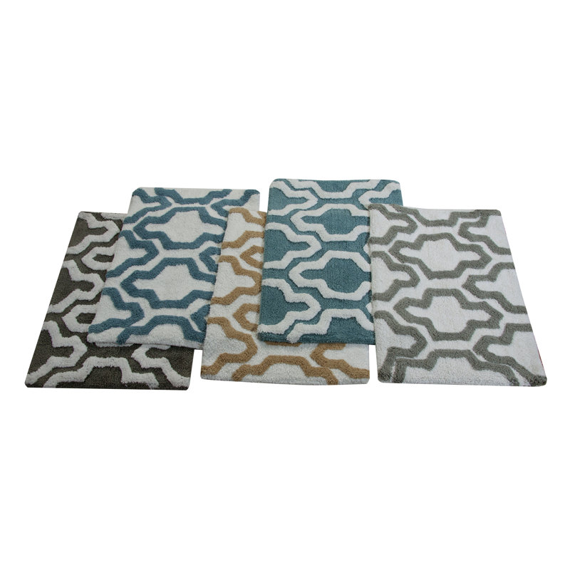 White and Gray Cotton Geometric Bath Rug Set