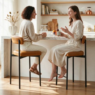 Ensemble de 3 tabourets de bar bruns modernes en similicuir avec dossier incurvé, tabouret de bar à hauteur de comptoir pour îlot de cuisine