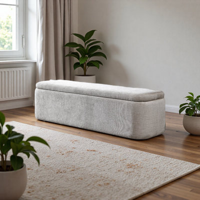 Sturdy Practical Linen Bench w/Storage