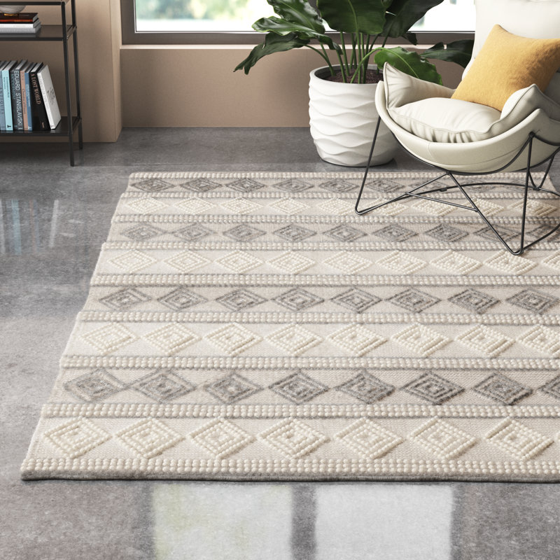Latrissa Geometric Indoor Rug, Rectangle 2' x 3'