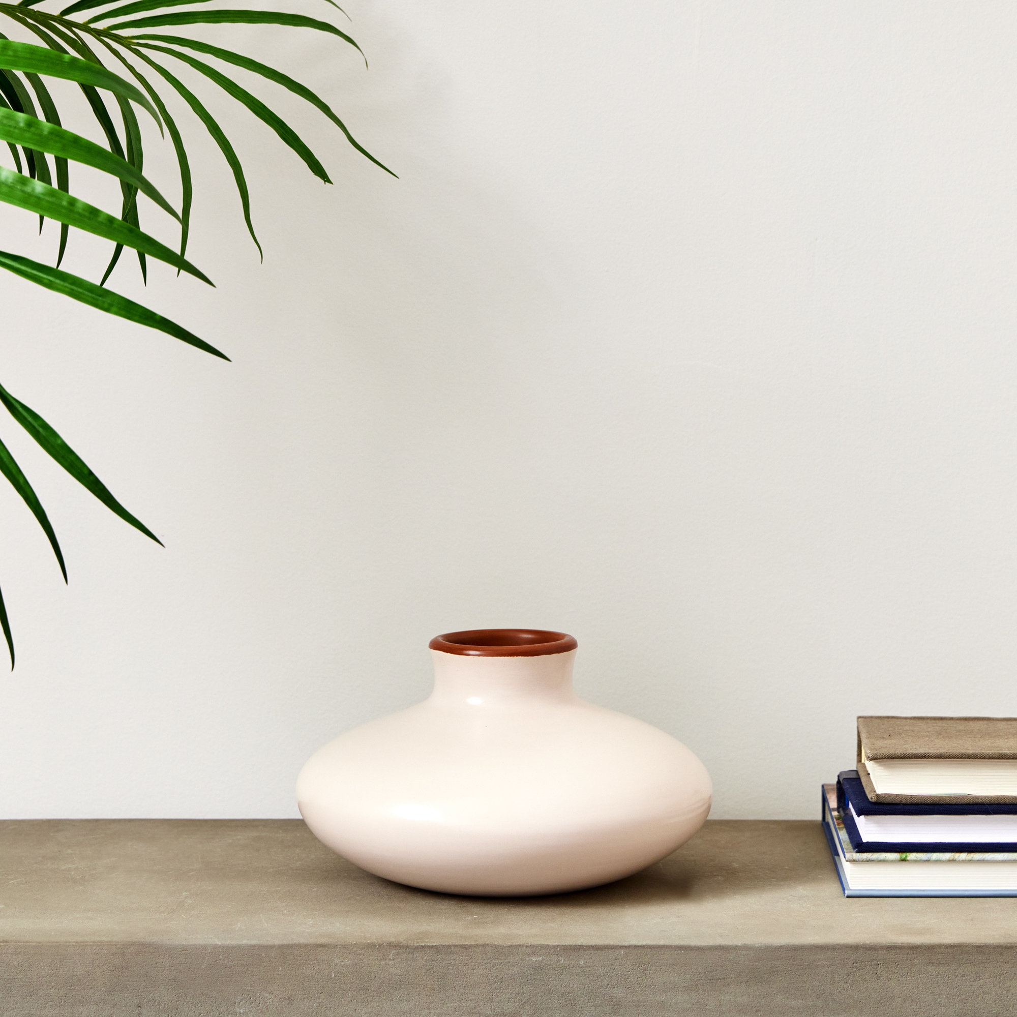 Chamel 6'' Handmade Ceramic Table Vase, White, 6"