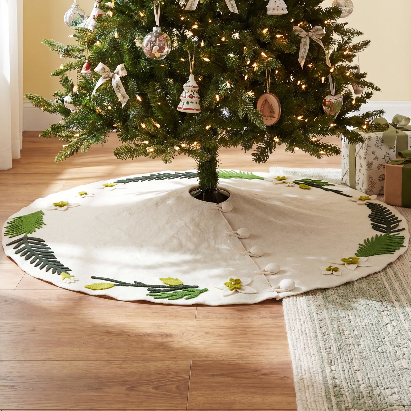 Handmade Greenery Wool Tree Skirt