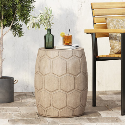 Table d'appoint d'extérieur en béton léger avec une conception durable et une utilisation polyvalente pour le patio et les espaces de vie