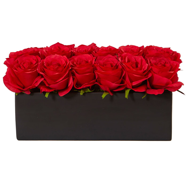 Arrangement floral de roses en pot, rouge
