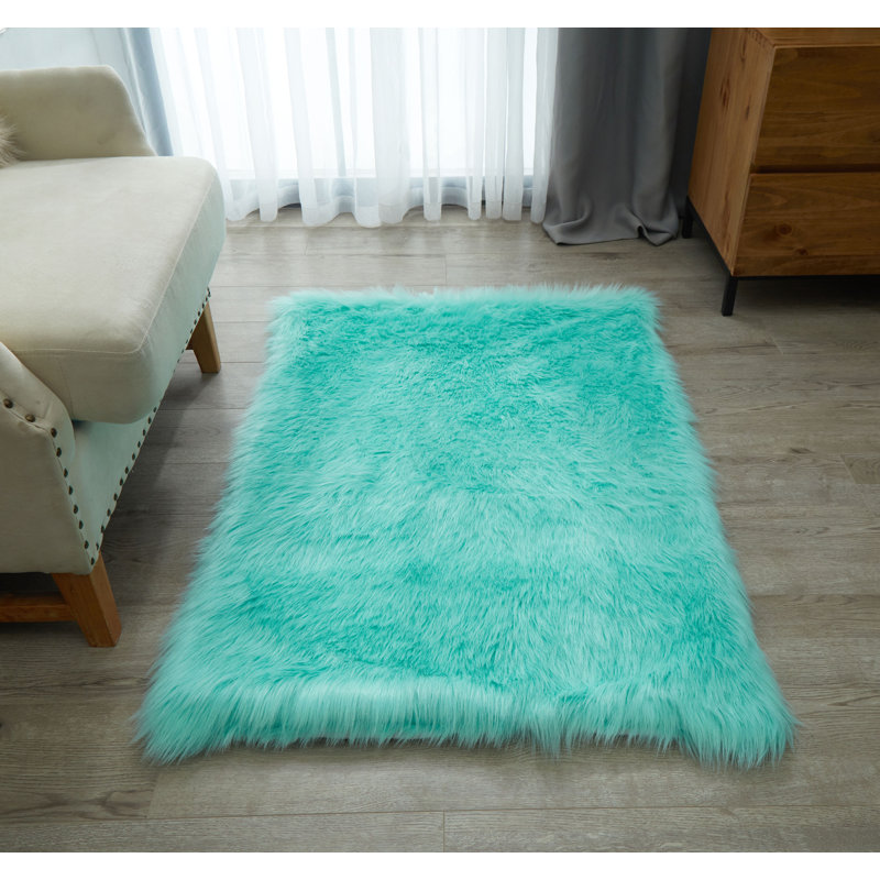 Tapis vert clair à poil long Enrica