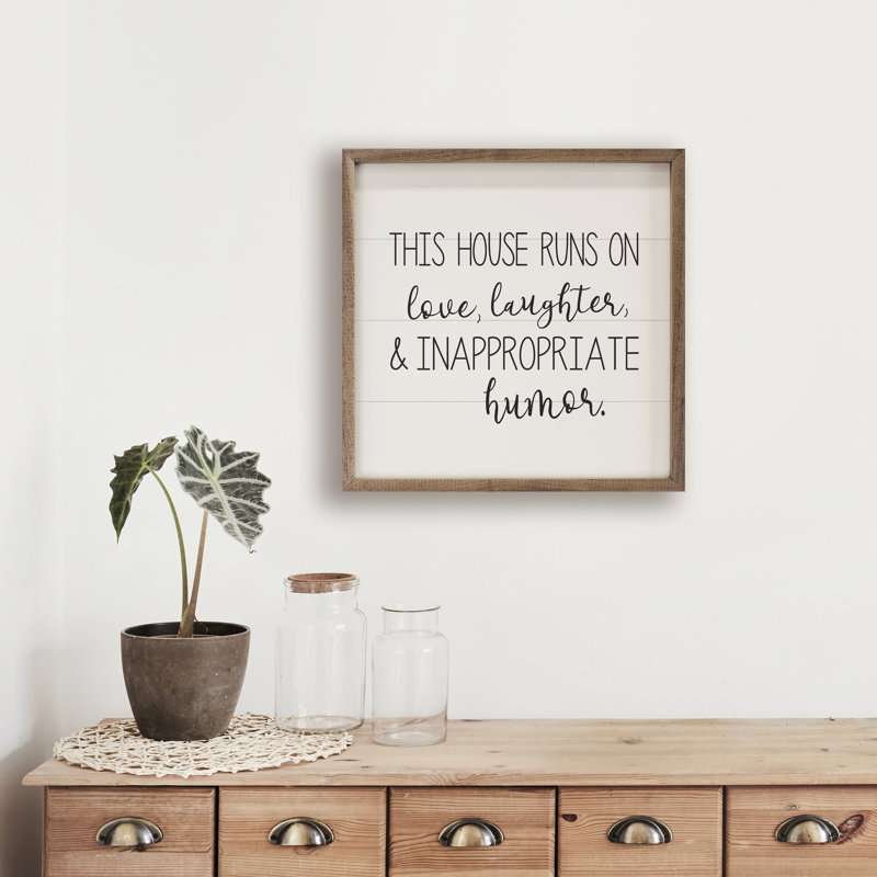 «Love Laughter» et humour déplacé - blanc, H 4 po x l 4 po x P 1 po