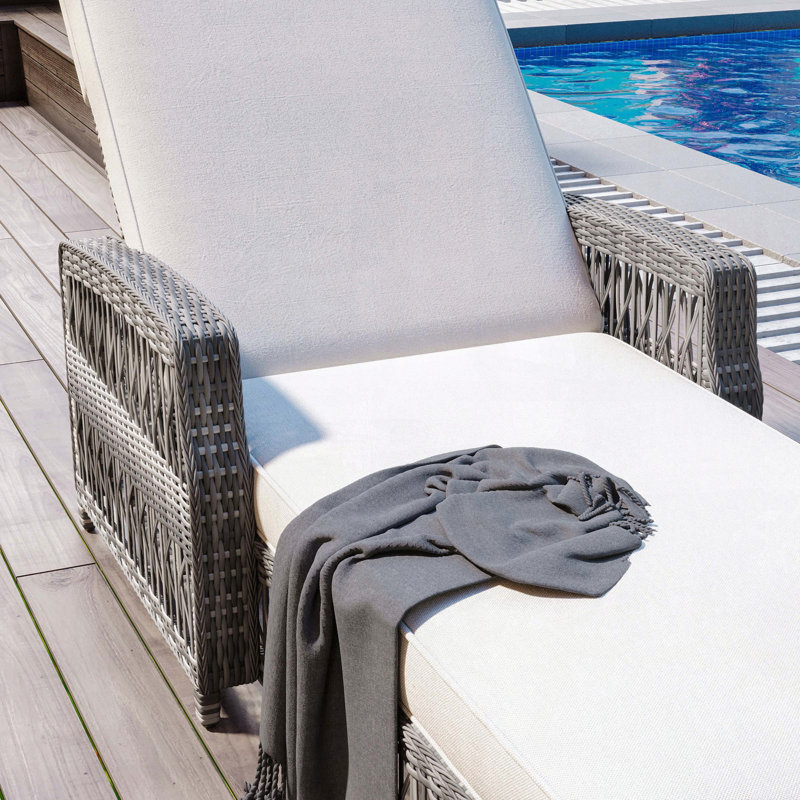Chaise longue de patio réglable en osier avec coussin amovible, Beige