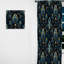Motif de fleurs bleues et dorées de luxe III - rideau Ikat - obscurcissement de la pièce en velours - 1 panneau-107610544