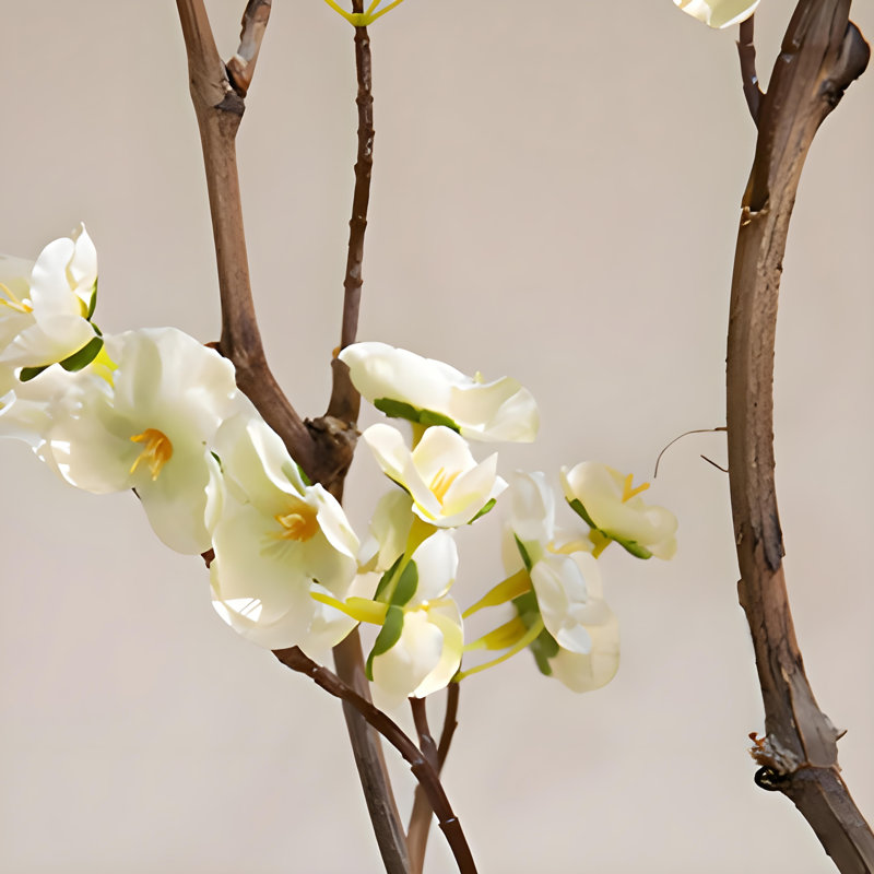 Ornements de fleurs simulées