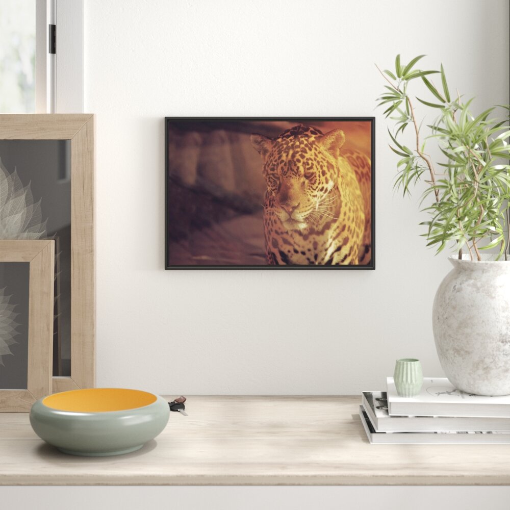 Gerahmtes Wandbild Anmutiger Leopard