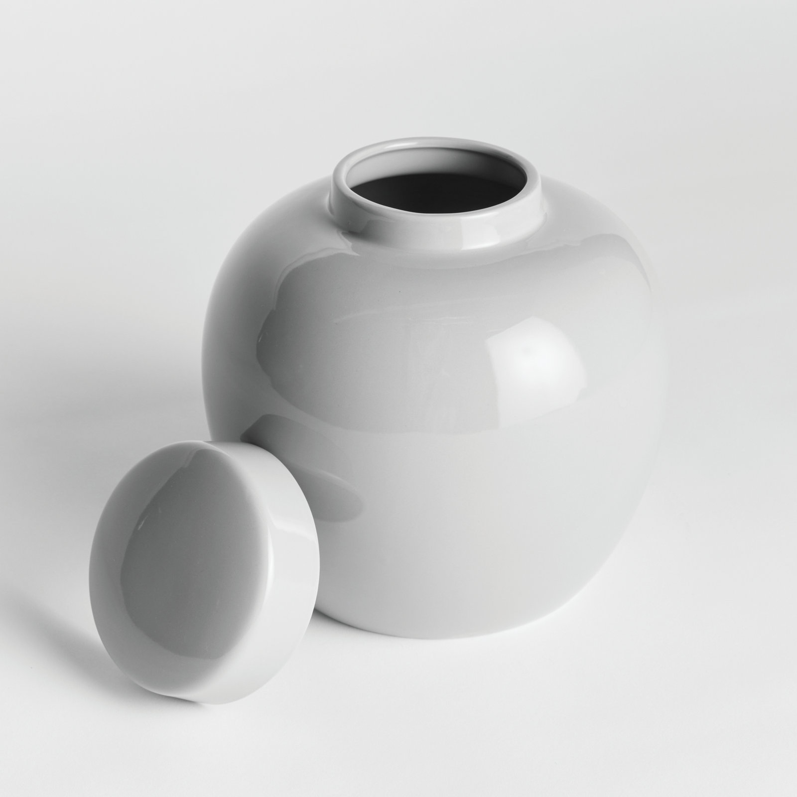 Francina 9.5'' Handmade Ceramic Ginger Jar, White, 9.5" H x 9" W x 9" D
