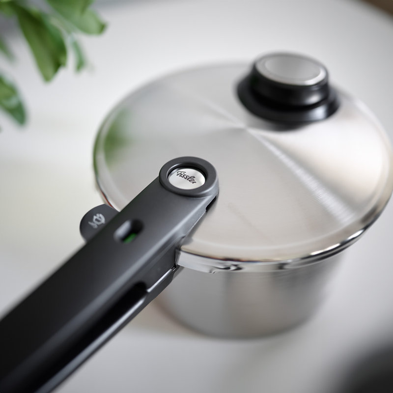 Vitavit® Premium Stovetop Pressure Cooker, 2.6 Qt.