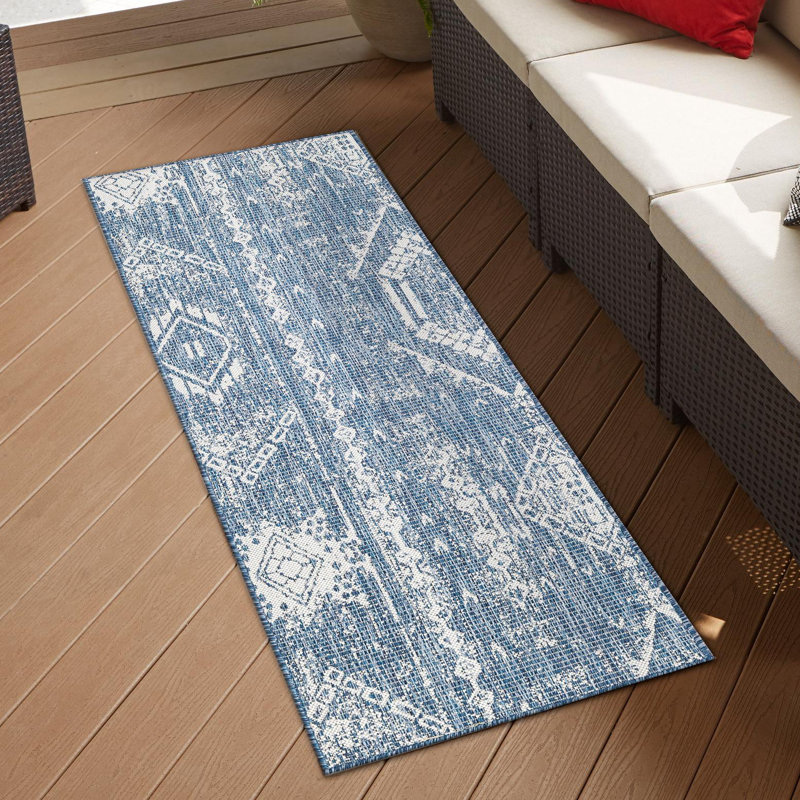 Bonnetta Geometric Machine Woven Polypropylene Indoor / Outdoor Area Rug in Blue/Ivory, Runner 2'7" x 8'