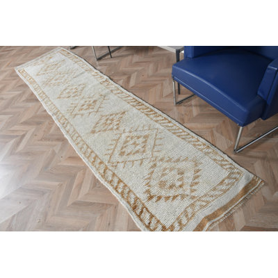 Tapis de couloir turc vintage tissé à la main en crème et beige avec motif géométrique pour la décoration bohémienne et le tapis de couloir