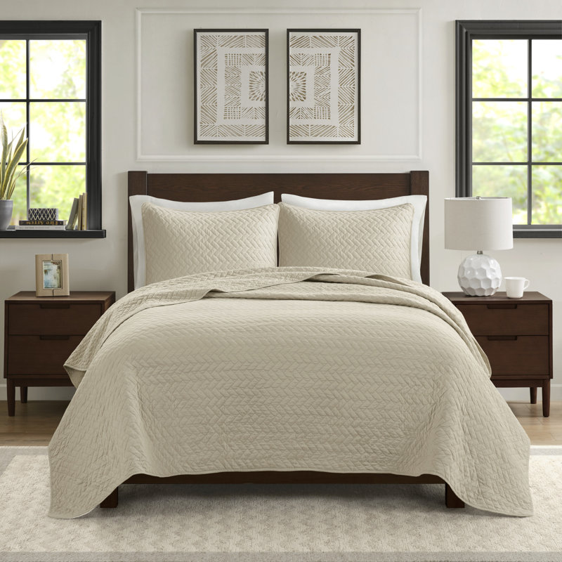 Luxurious Linen Velvet Queen Quilt and Sham Set