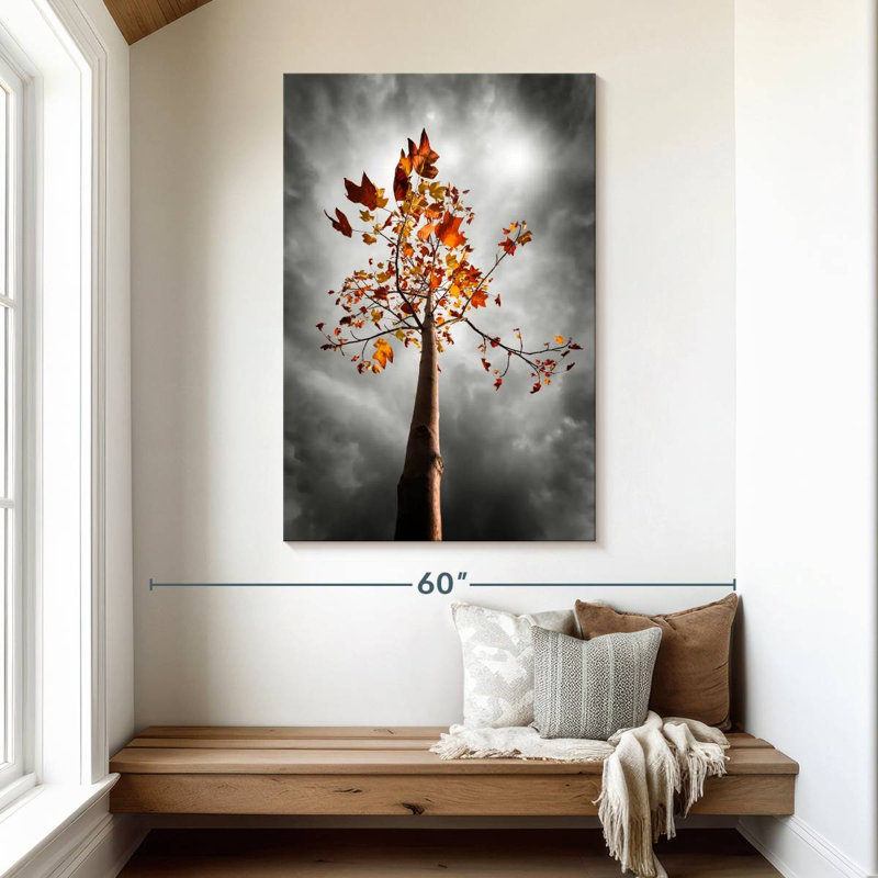 Alvord, ciel orageux sur un arbre d'automne, H 48 po x l 32 po